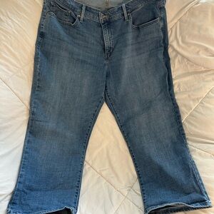 Levi's Women's Blue Cropped Jeans